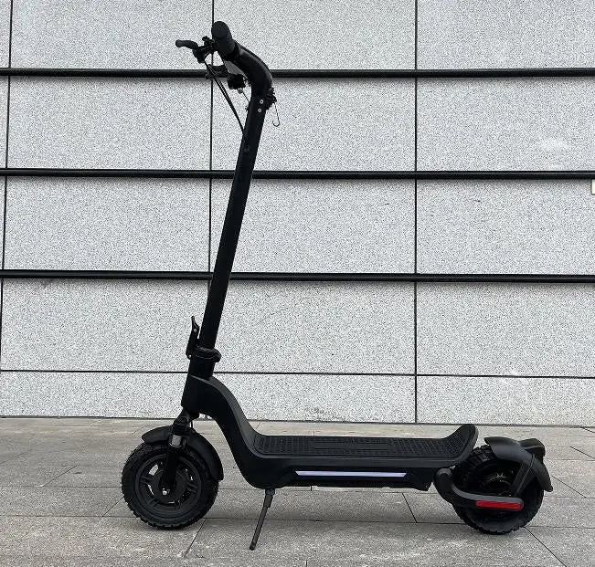 E Scooter, 600W Electric balance scooter.  40 km/h speed LCD instrument, portable folding load 120kg climbing 18° range 50-70km LED lighting Doba