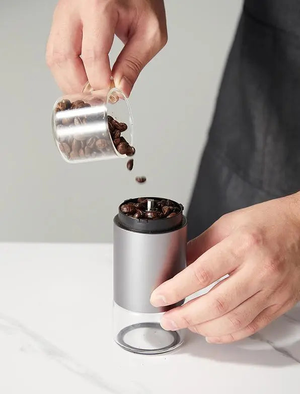 Portable electric coffee bean grinder (vehicle wireless charging grinding 25 cups / time, 5600 mAh lithium capacity, coffee bean capacity 25g) Doba