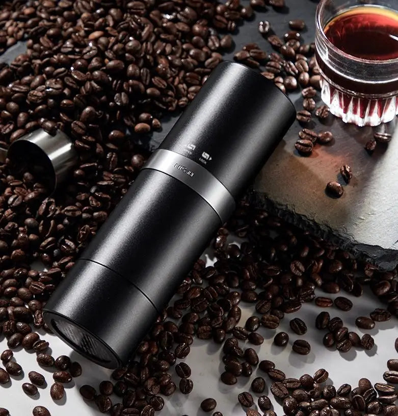 Portable electric coffee bean grinder (vehicle wireless charging grinding 25 cups / time, 5600 mAh lithium capacity, coffee bean capacity 25g) Doba